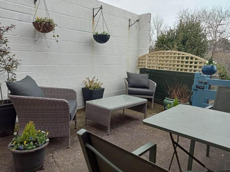 Wyke RegisHouse With Free Parking And Large Garden别墅 外观 照片